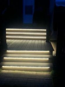escalera seálizada con tiras de led