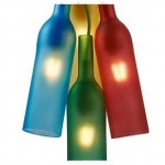lampara botellas colores y cables metal y luz
