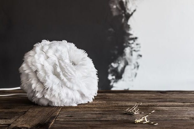 lampara_plumas_blancas_iluminoteca